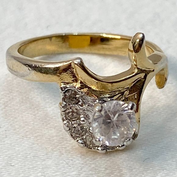 Fan Shaped Rhinestones Ring Encircling Round Faux Diamond Gold Tone Metal - Picture 5 of 9